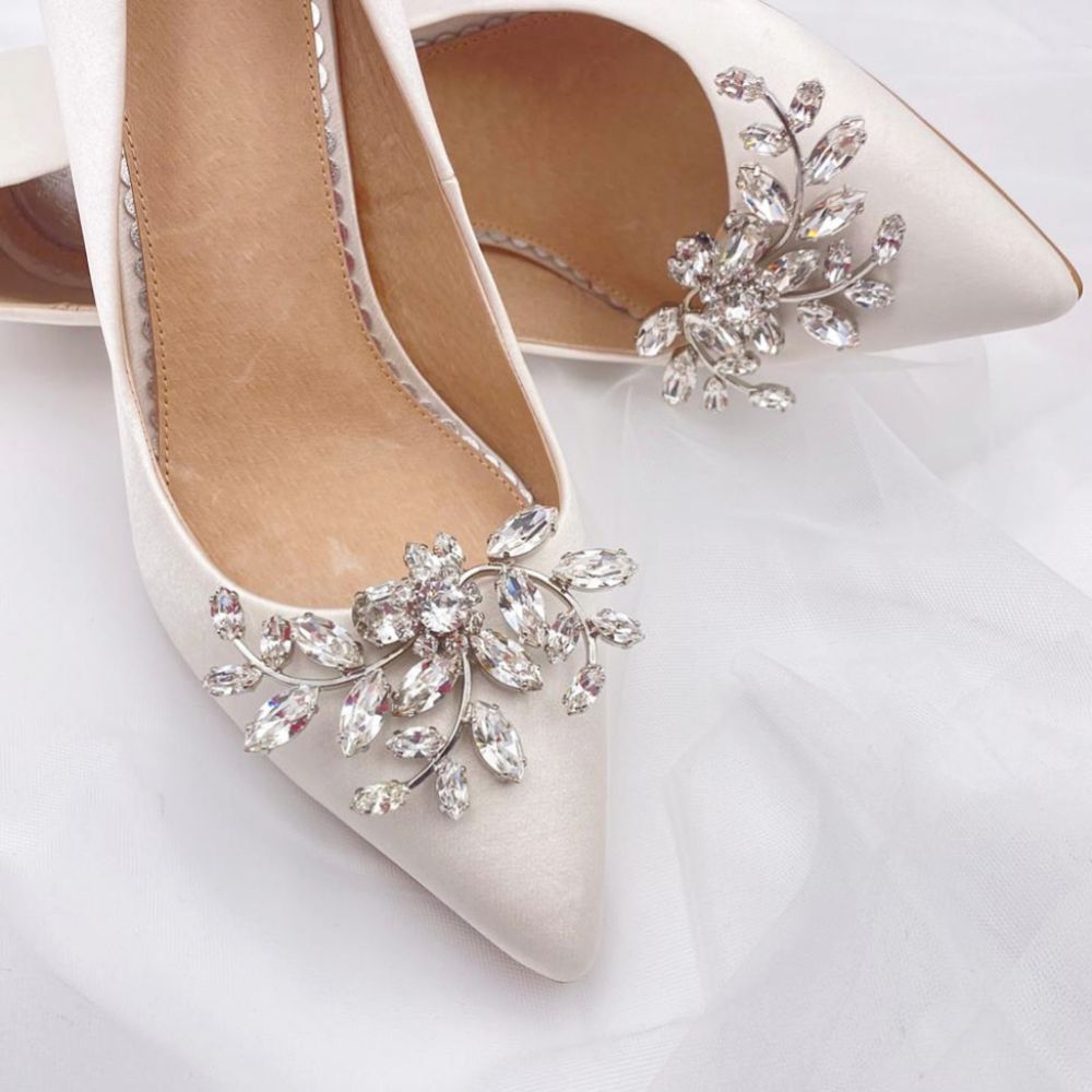 How To Rock A Flat Wedding Shoe | Lace & Favour
